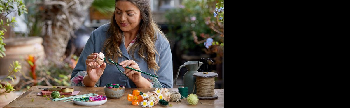 Eco-friendly LEGO flower pieces