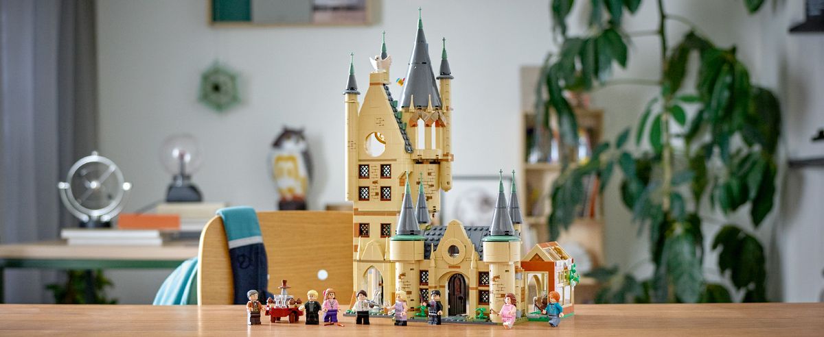 LEGO Harry Potter Hogwarts Astronomy Tower 75969, Castle Toy Playset with 8  Character Minifigures including Harry Potter and Draco Malfoy, Wizarding  World, Birthday Gifts for Kids, Girls & Boys 